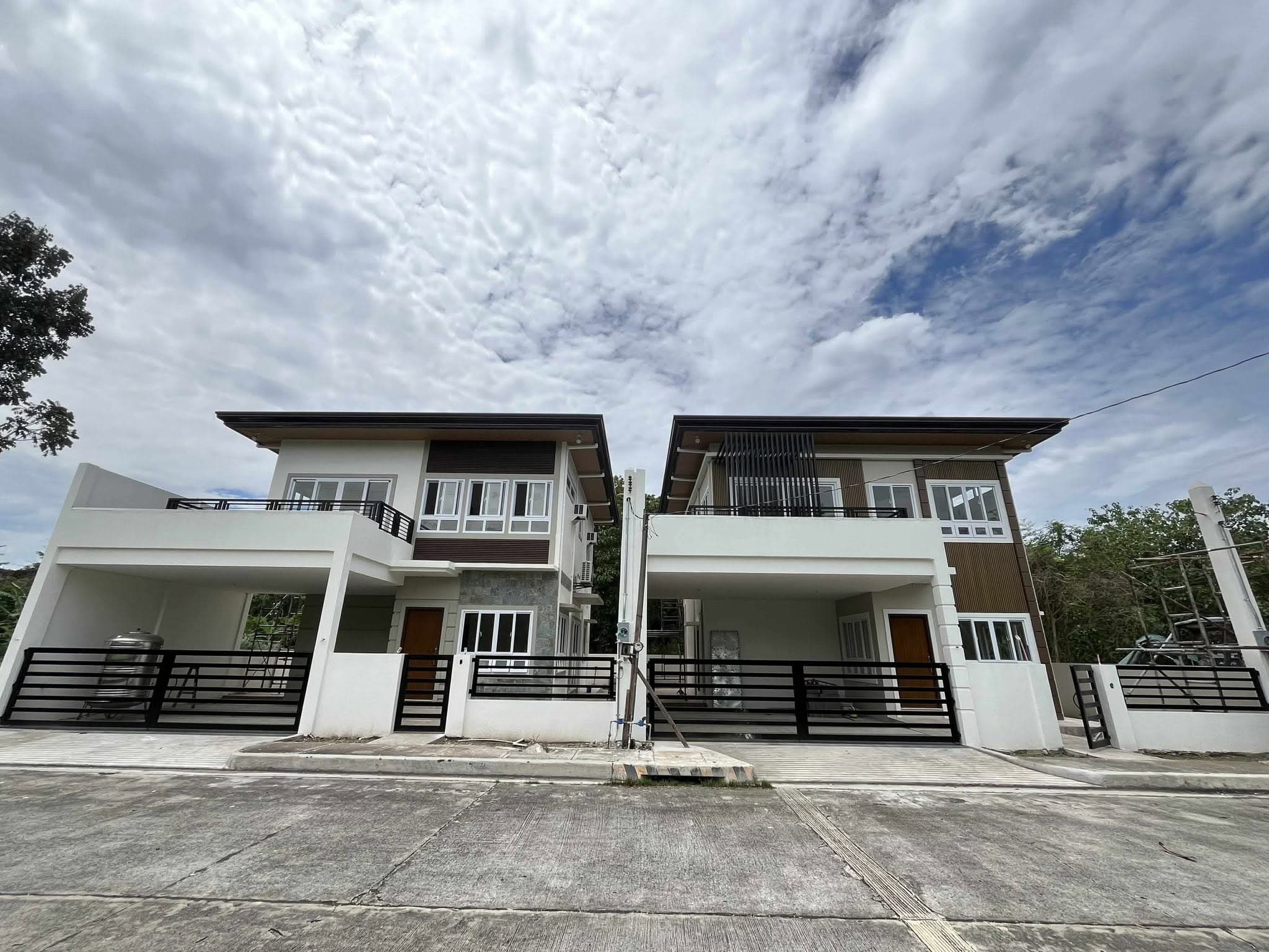 Price Drop: Brand New 5-BR Modern Home in South Grove